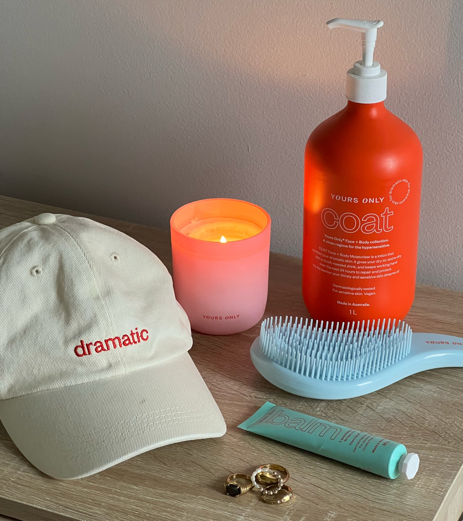 dramatic cap - beige